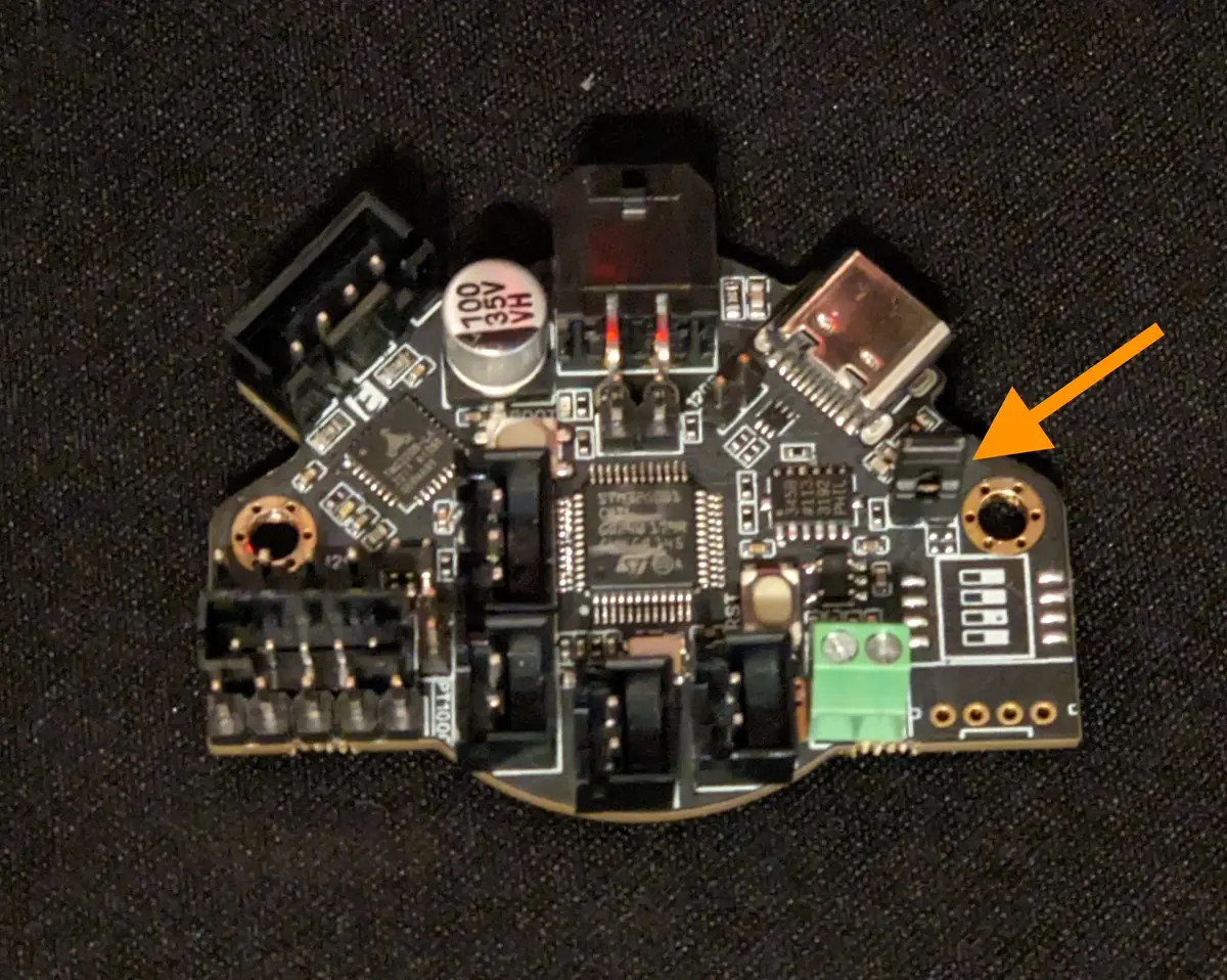 Jumper installed on the EBB36 so the board draws power from USB